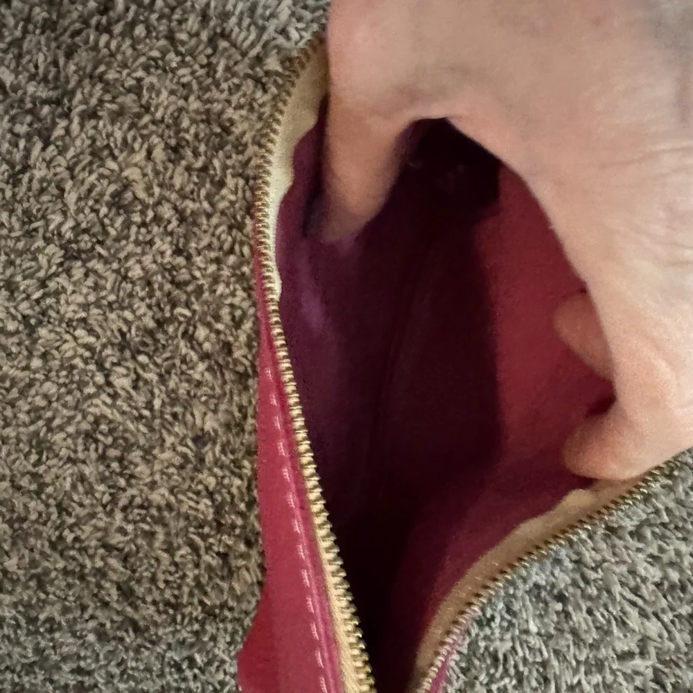 Portland Leather magenta cosmetic